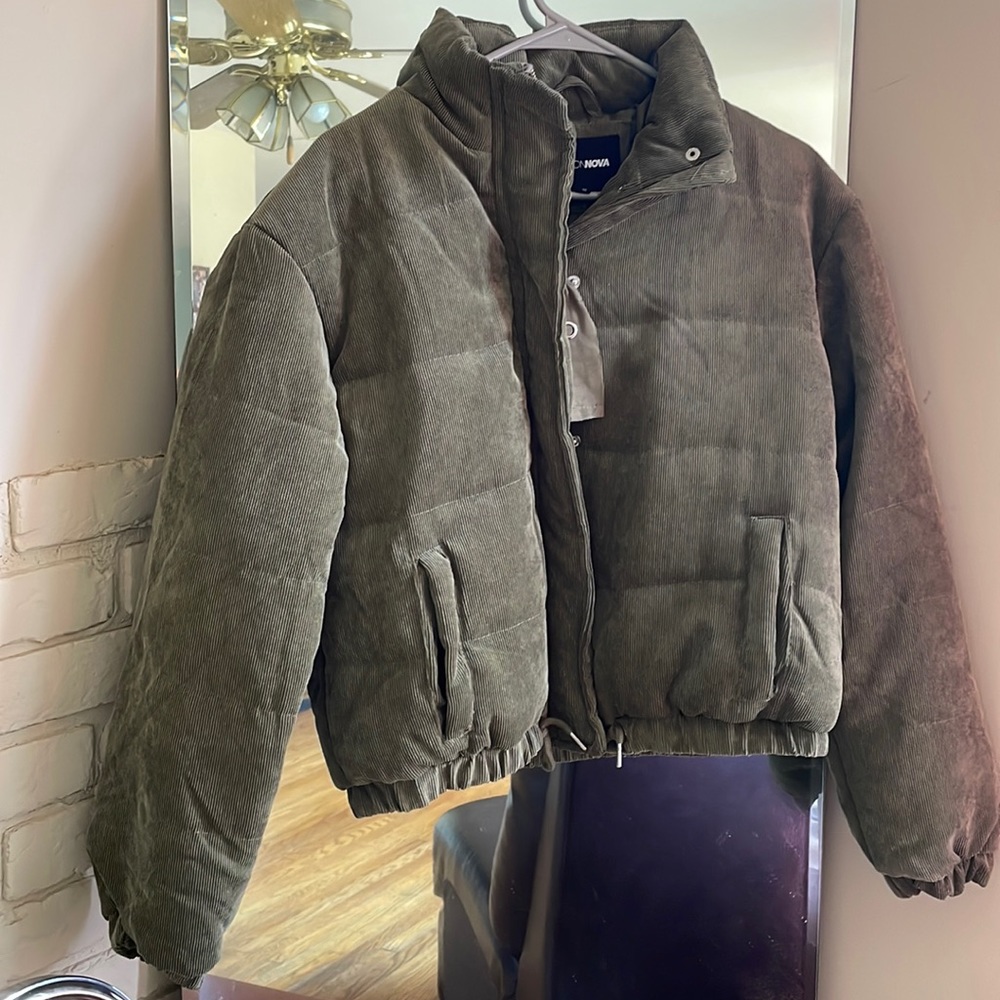 Women’s cropped puffer jacket